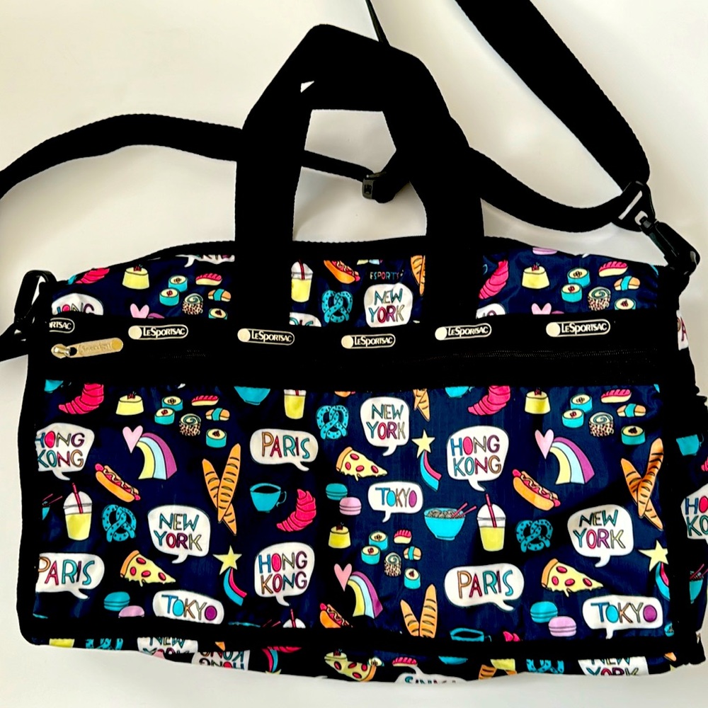 LeSPORTSAC Duffel Bag. Very clean. Used once.